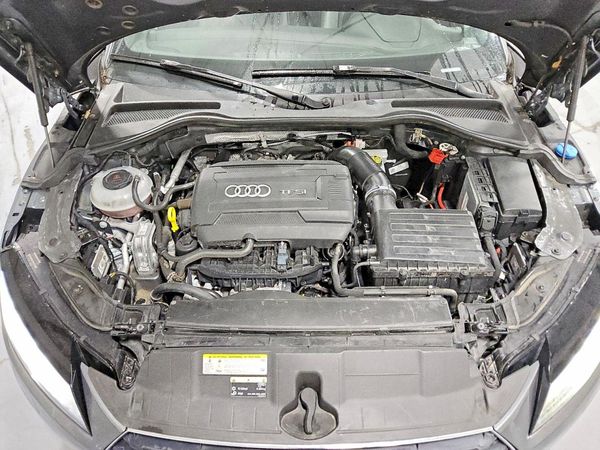 2018 AUDI TT quattro — Engine bay