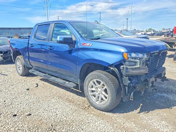 2022 CHEVROLET SILVERADO LT — Passenger 3/4