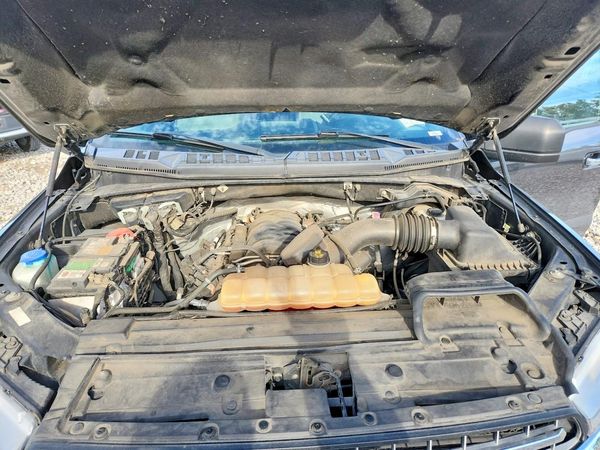 2018 FORD F150 — Engine bay