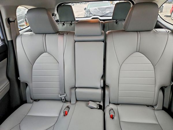 2020 TOYOTA HIGHLANDER XLE Nav — SUVN