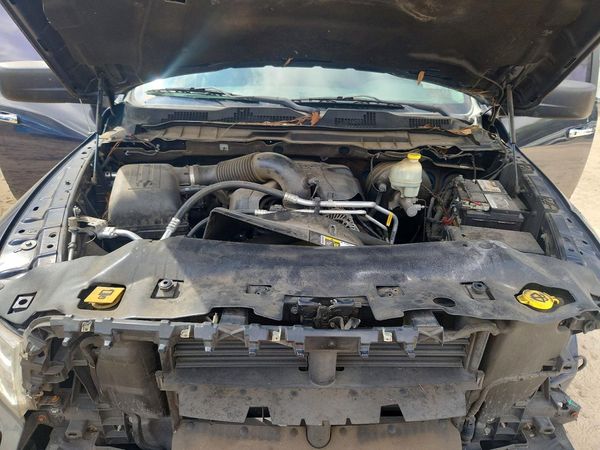 2015 RAM 1500 SLT — Engine bay
