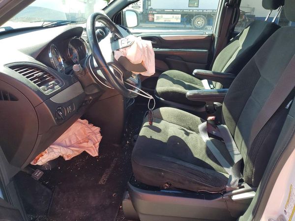 2015 DODGE CARAVAN SE — DENT