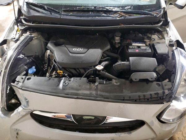 2013 HYUNDAI ACCENT GLS Premium/ SE — Engine bay