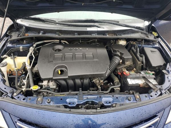 2013 TOYOTA COROLLA — Engine bay