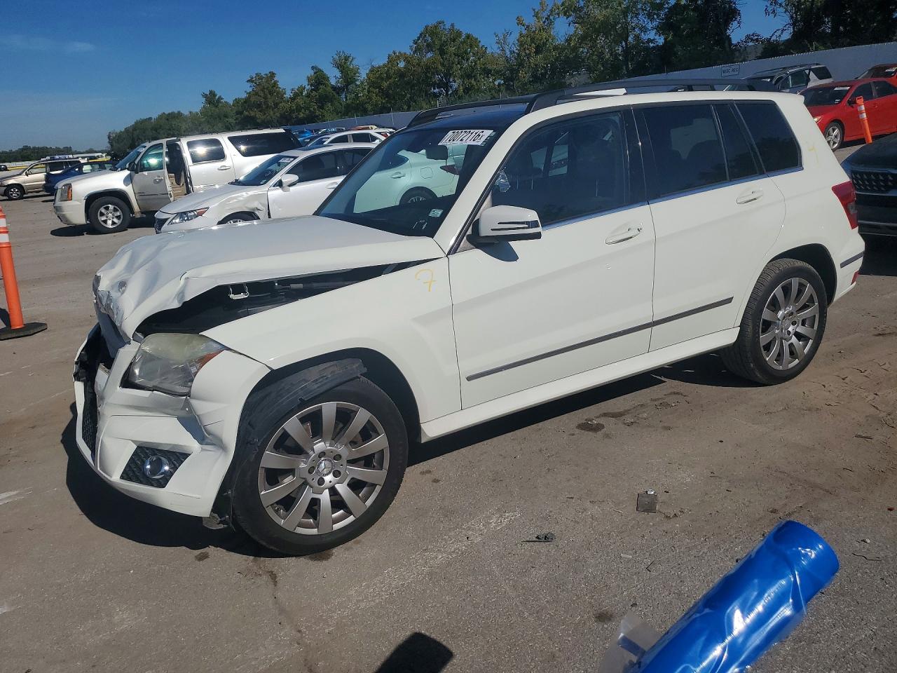2012 MERCEDES-BENZ GLK GLK350 — Front 3/4
