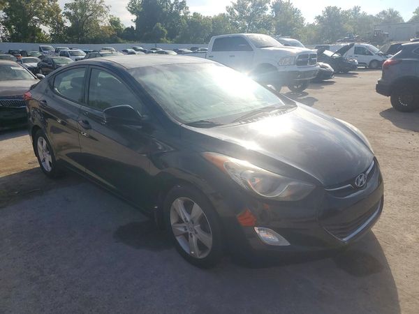 2013 HYUNDAI ELANTRA — Passenger 3/4