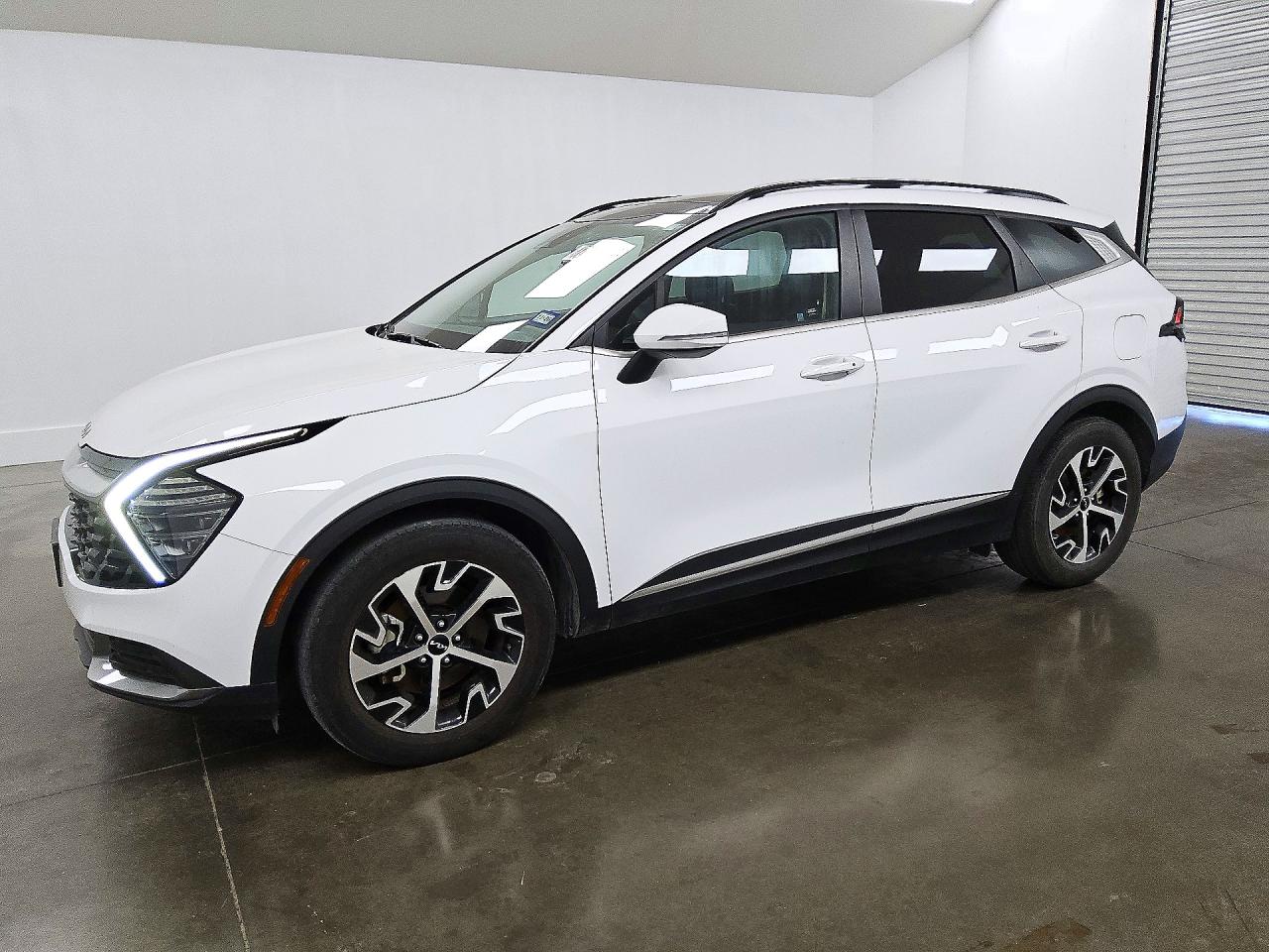 2025 KIA SPORTAGE EX — Front 3/4