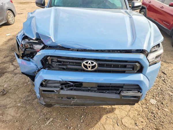 2025 TOYOTA 4RUNNER — Engine bay