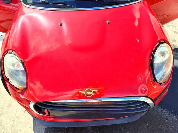 2019 MINI COOPER — Engine bay