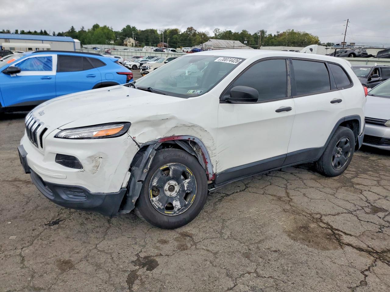 2014 JEEP CHEROKEE Sport — Front 3/4