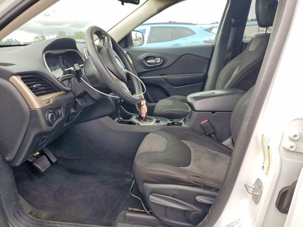 2014 JEEP CHEROKEE Sport — DENT