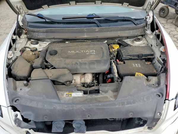 2014 JEEP CHEROKEE Sport — Engine bay
