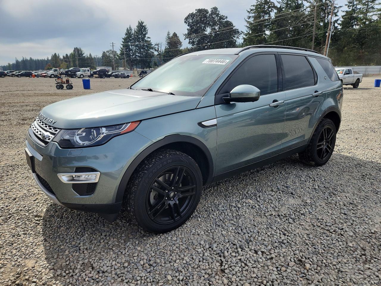 2016 LAND ROVER DISCOVERY HSE Lux — Front 3/4