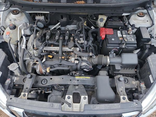 2020 NISSAN KICKS — Engine bay
