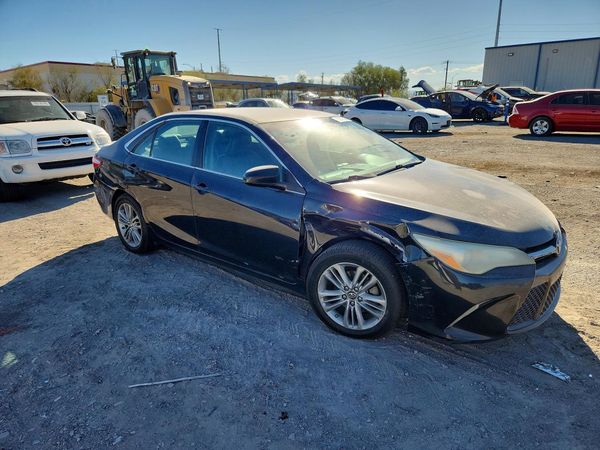 2016 TOYOTA CAMRY — Passenger 3/4