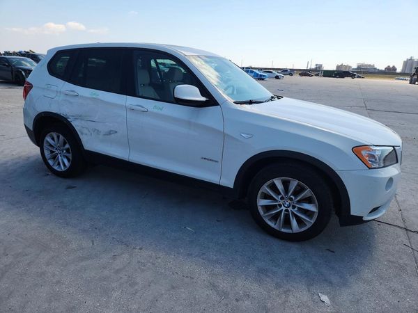 2013 BMW X3 xDrive28i — Passenger 3/4