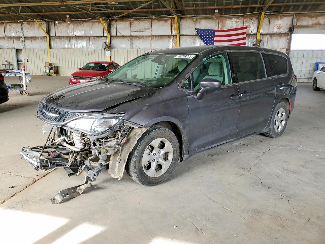 2017 CHRYSLER PACIFICA LX — Front 3/4