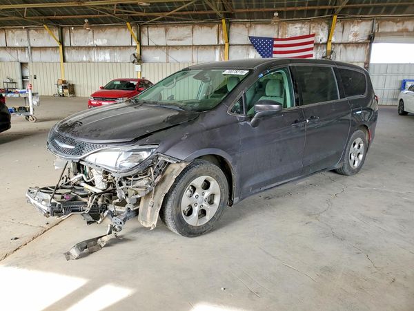 2017 CHRYSLER PACIFICA — DSFA — Front 3/4