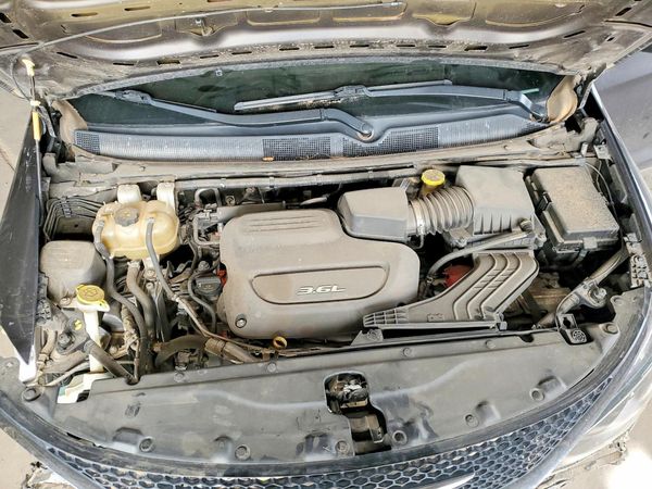 2017 CHRYSLER PACIFICA LX — Engine bay