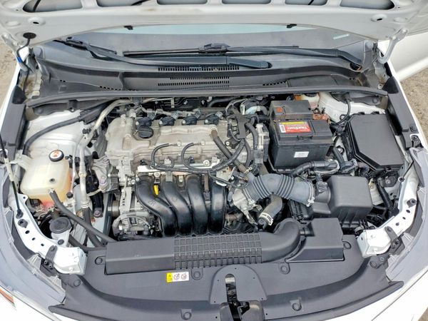 2022 TOYOTA COROLLA LE — Engine bay