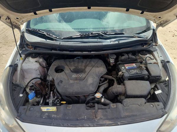 2012 HYUNDAI ACCENT GL (Middle-low grade) — Engine bay