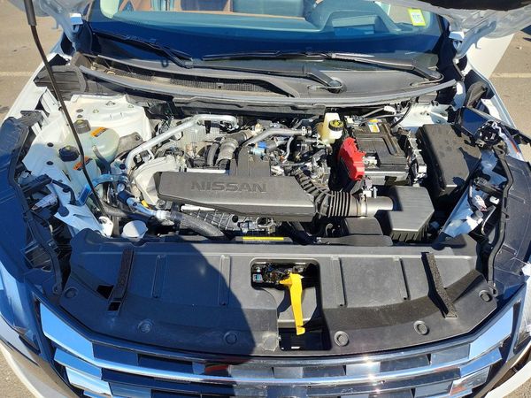 2026 NISSAN ROGUE Platinum — Engine bay
