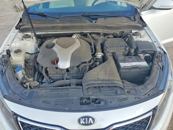 2013 KIA OPTIMA SX — Engine bay