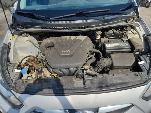 2014 HYUNDAI ACCENT 5DR GS / 4DR GLS — Engine bay