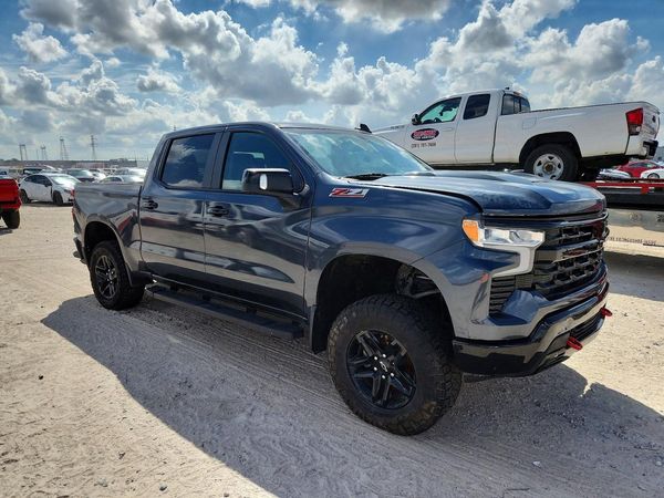 2020 CHEVROLET SILVERADO Trail Boss Custom — Passenger 3/4