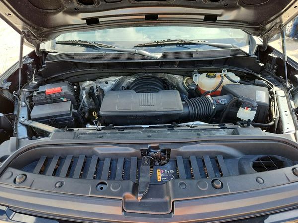 2020 CHEVROLET SILVERADO Trail Boss Custom — Engine bay