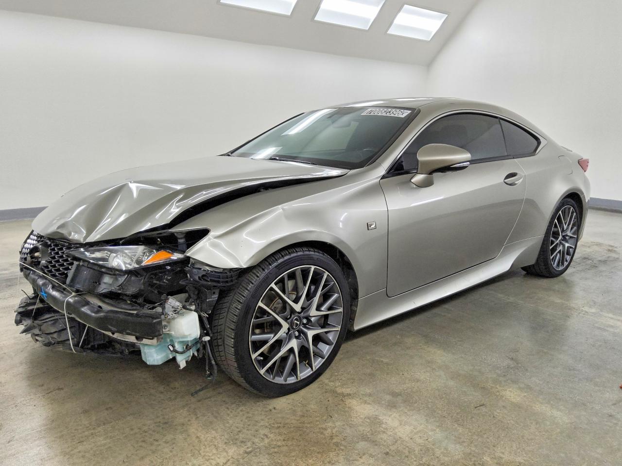 2017 LEXUS RC 200t — Front 3/4
