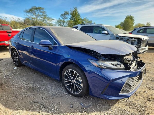 2026 TOYOTA CAMRY — Passenger 3/4