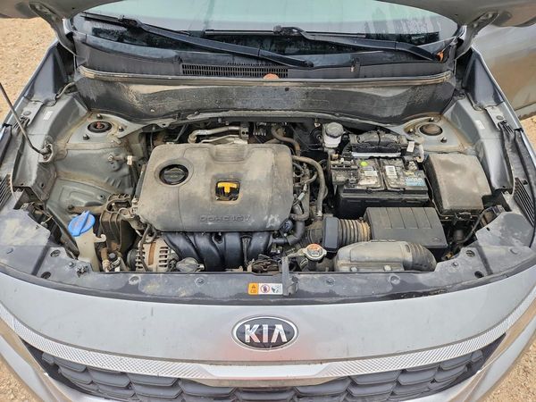 2021 KIA SELTOS LX — Engine bay