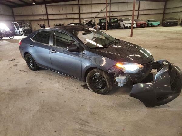 2017 TOYOTA COROLLA — Passenger 3/4