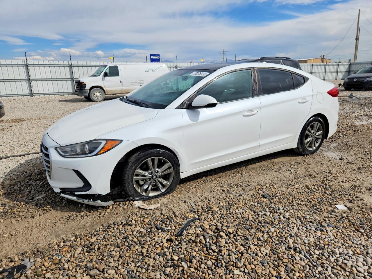2017 HYUNDAI ELANTRA — Front 3/4