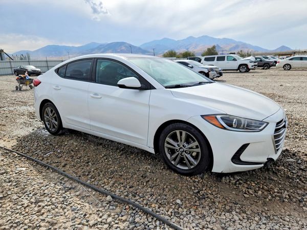 2017 HYUNDAI ELANTRA — Passenger 3/4