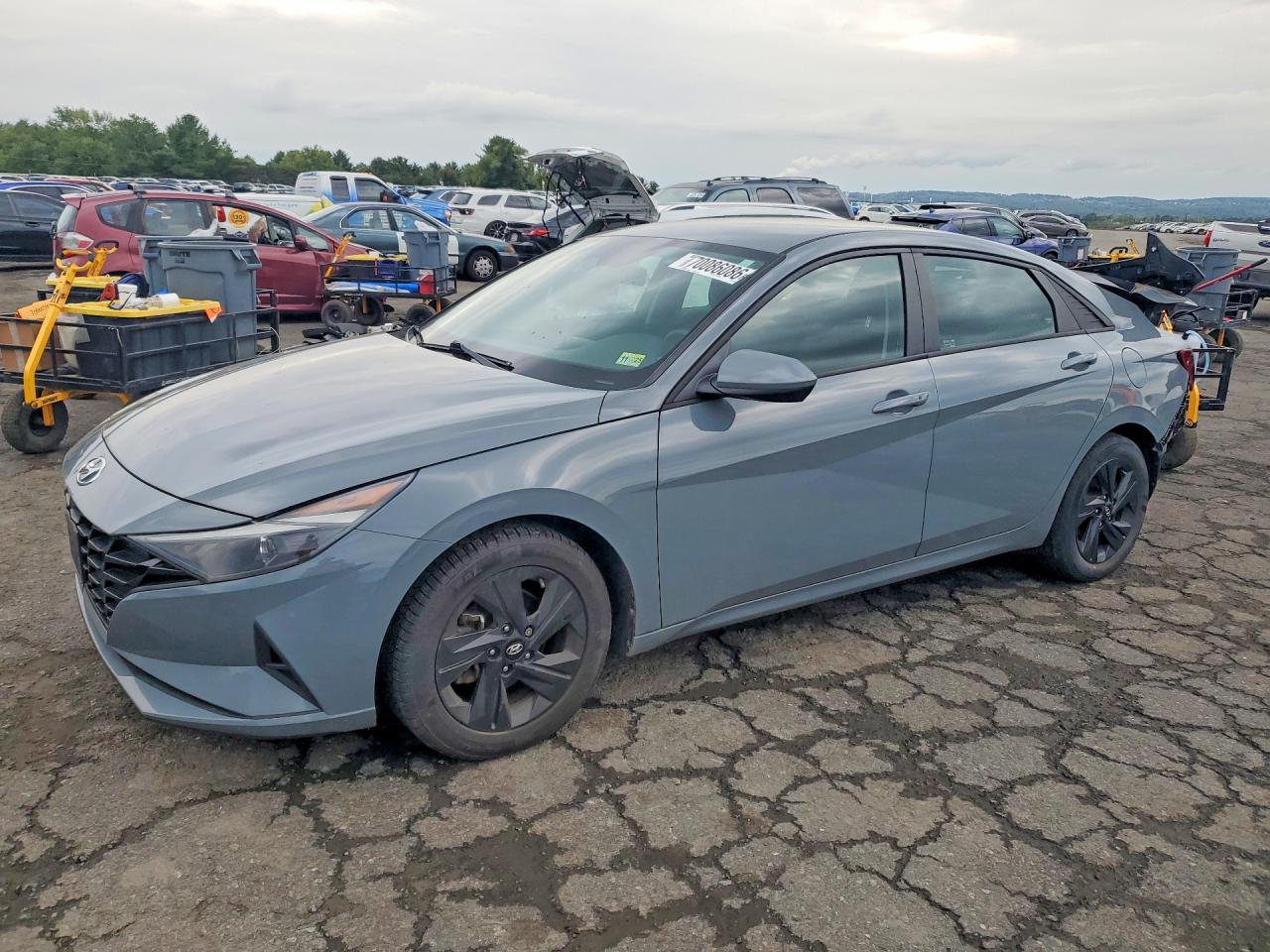 2022 HYUNDAI ELANTRA SEL — Front 3/4