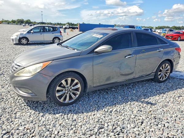 2013 HYUNDAI SONATA — DSFA — Front 3/4