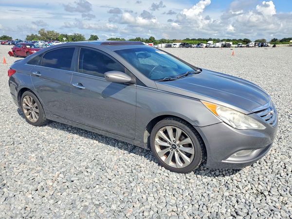 2013 HYUNDAI SONATA — Passenger 3/4