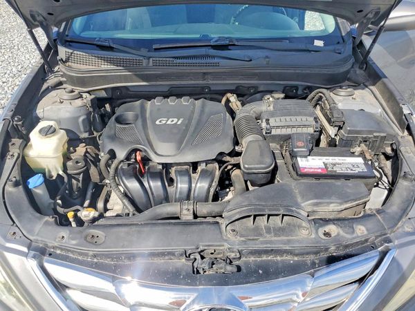 2013 HYUNDAI SONATA — Engine bay