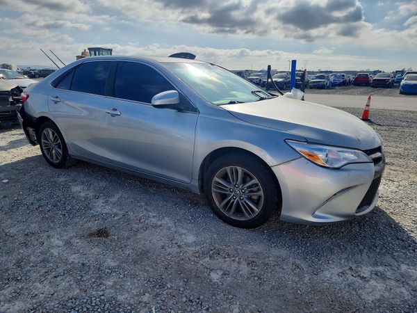 2017 TOYOTA CAMRY LE/SE/XLE/XSE — Passenger 3/4