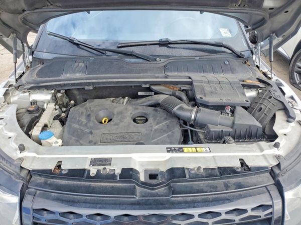 2015 LAND ROVER RANGEROVER Prestige Premium — Engine bay