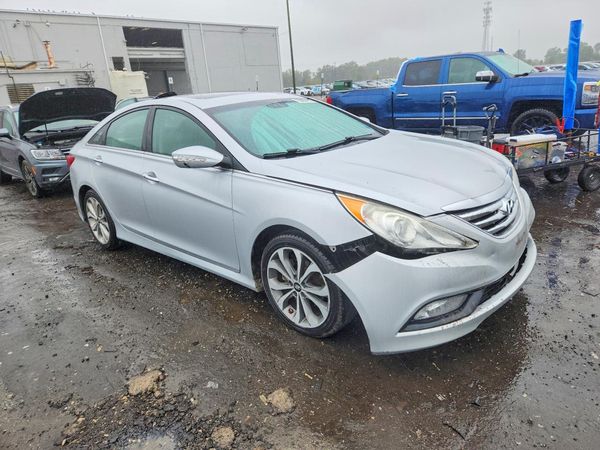 2014 HYUNDAI SONATA — Passenger 3/4