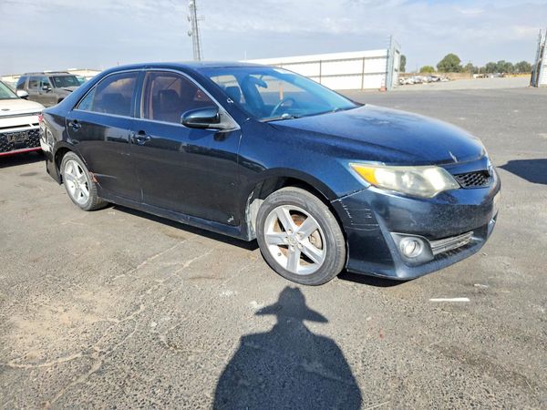 2014 TOYOTA CAMRY — Passenger 3/4