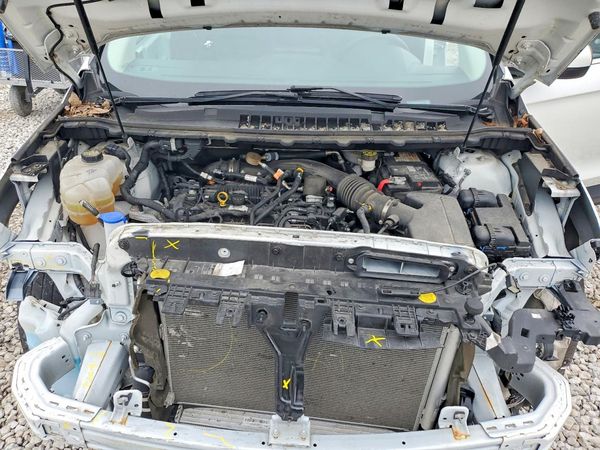 2022 FORD EDGE SEL — Engine bay
