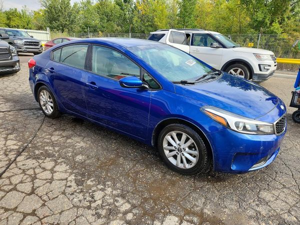 2017 KIA FORTE LX Popular, S — Passenger 3/4