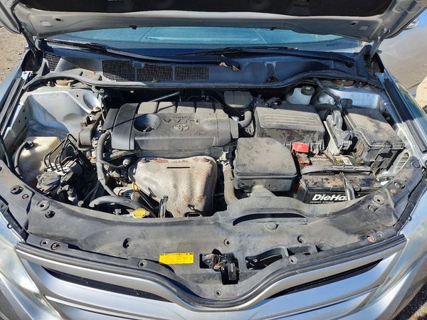 2015 TOYOTA VENZA XLE — Engine bay