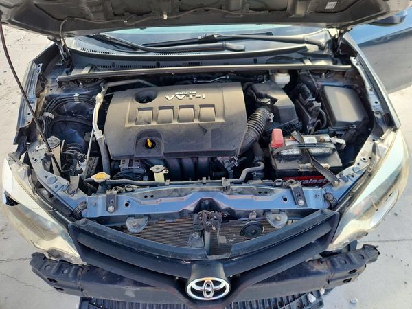 2015 TOYOTA COROLLA L/LE — Engine bay
