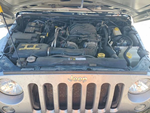 2016 JEEP WRANGLER Sport — Engine bay
