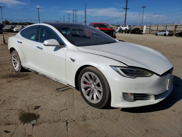 2020 TESLA MODEL S — Passenger 3/4